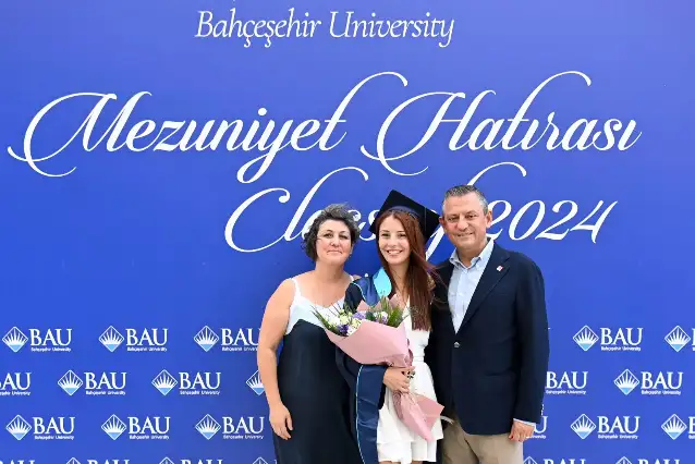 CHP Genel Başkanı Özgür Özel ve Özel ailesinin gurur günü