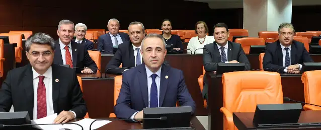 TBMM’de “merkez sağ” grubu geliyor: 5 partiden vekiller yeni parti kuruyor