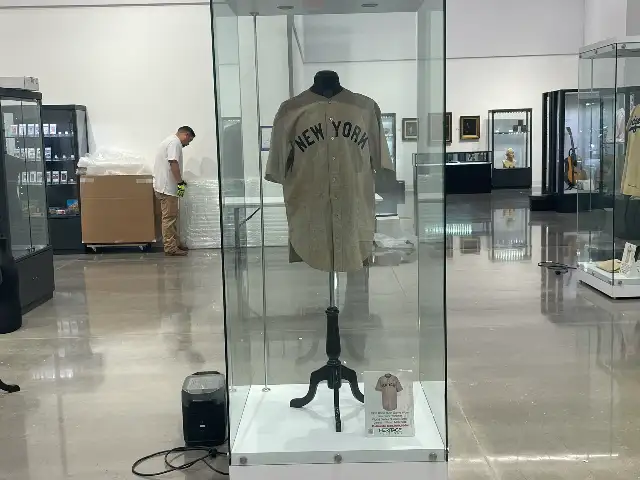 Babe Ruth'un New York Yankees forması açık artırmada 24 milyon dolara satıldı