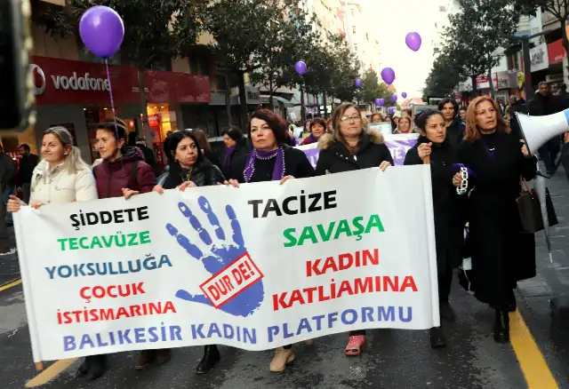 Balıkesir Kadın Platformu: Kadına yönelik şiddeti kınıyoruz