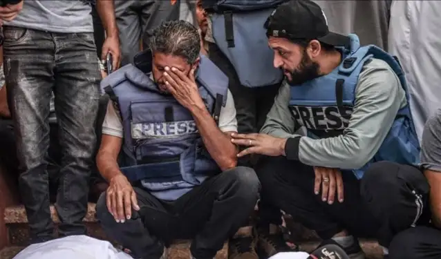 İsrail'in gazetecilere yönelik saldırıları protesto edildi