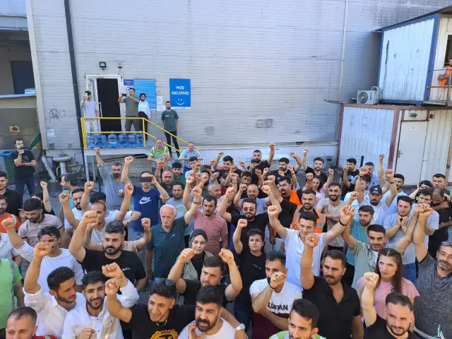 CarrefourSA depo işçileri direnişi holdingin önüne taşıdı