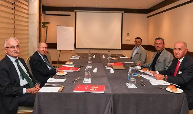 Özgür Özel, CHP eski genel başkanlarıyla görüştü
