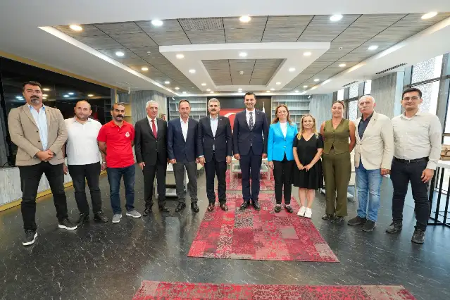 DİSK heyetinden Ferdi Zeyrek’e ziyaret