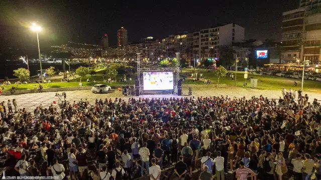 Filenin Sultanları'na İzmir’den tam destek