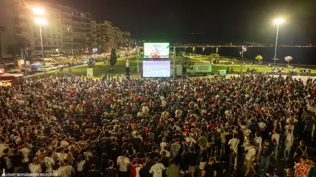 İzmir’de “Filenin Sultanları” için dev heyecan