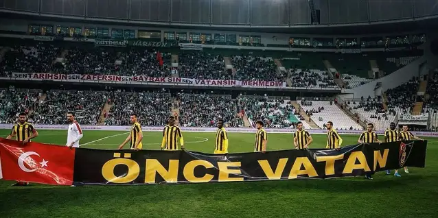 AKP'li Miroğlu’ndan Amedspor maçında ‘önce vatan’ pankartı açılmasına tepki