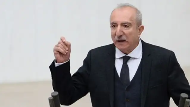 Canlı yayınca Kürtçe krizi: Orhan Miroğlu yayını terk etti