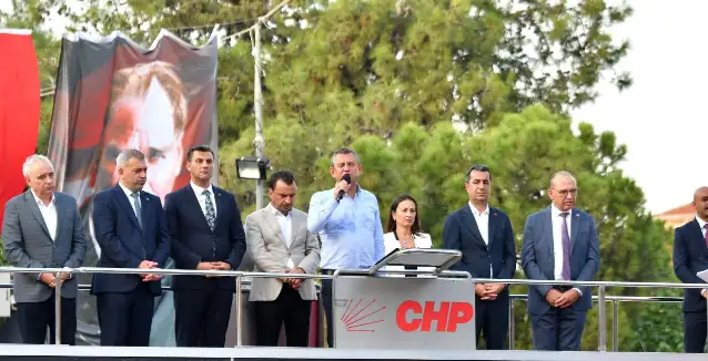 CHP lideri Özel,  Manisa’da hükümeti halka şikayet etti