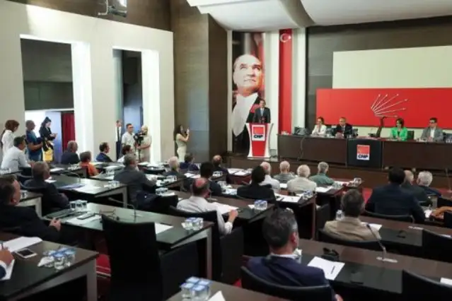 Özgür Özel, eğitim sendikaları ile buluştu