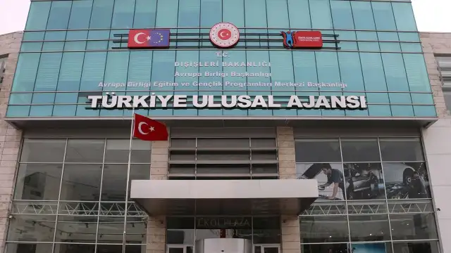 AKP yanlıları AB fonlarını kapışmış: Aralarında TÜRGEV, İHH ve Ensar Vakfı da var