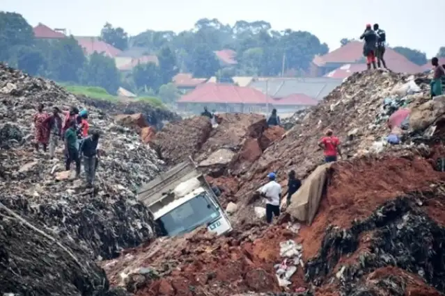 Uganda'daki çöp toplama alanının çökmesi sonucu ölenlerin sayısı 21'e yükseldi