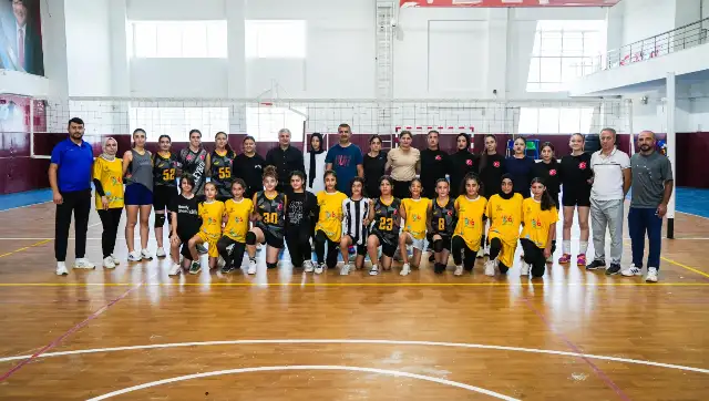 Adıyamanlı genç sporcular Filenin Sultanlarına özenerek voleybola başladı