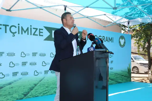 Başkan Akın’dan üreten çiftçilere destek: Gömeç’te çiftçi destek programı başlatıldı