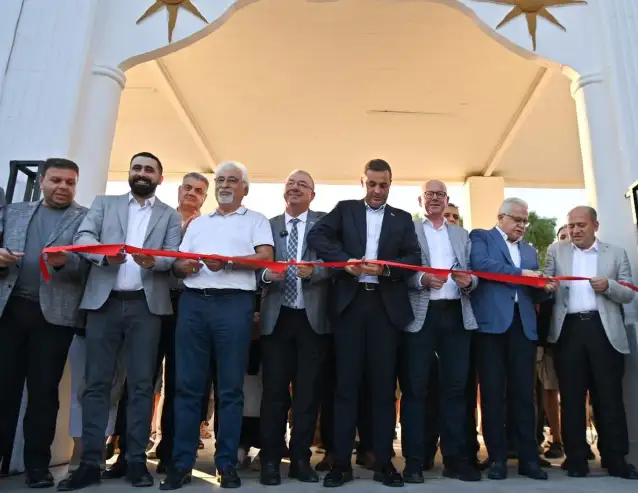 6. Edremit Kitap Fuarı Kitapseverlerle buluştu, İlber Ortaylı’ya Yaşam Boyu Onur Ödülü verildi