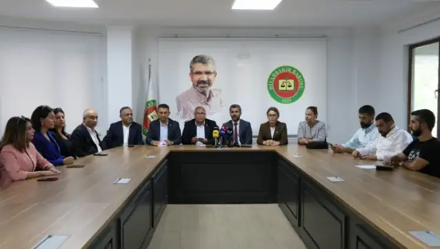 CHP heyeti Güran Güran soruşturmasına ilişkin Diyarbakır Barosu’nu ziyaret etti