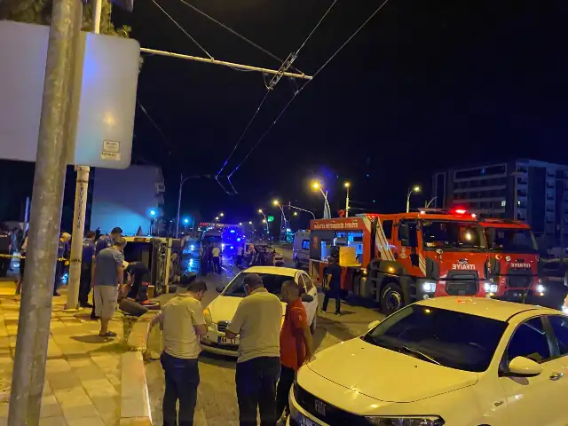 Malatya'da işçi servisiyle otomobil çarpıştı, 1 ölü, 14 yaralı