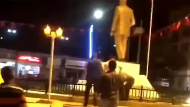 Atatürk heykeline saldıran kişi hakkında işlem başlatıldı