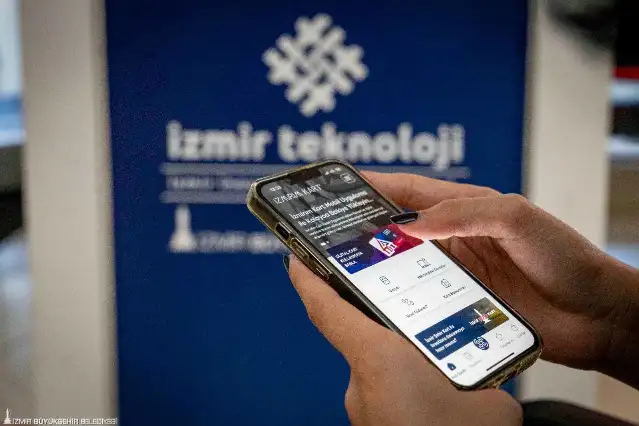 Büyükşehir’den öğrencilere “Dijital İzmirim Kart” kolaylığı