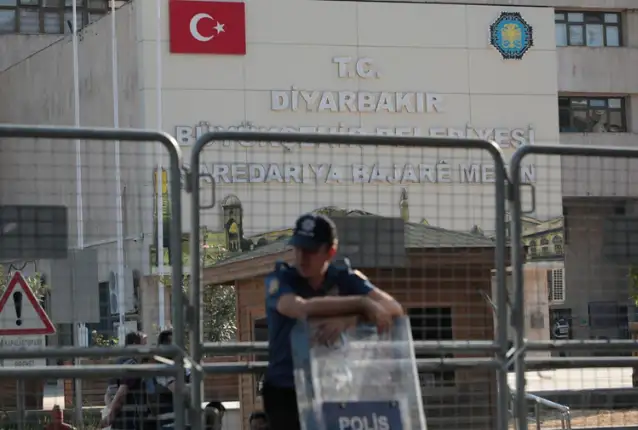 İçişleri Bakanlığı, Diyarbakır Belediyesi’nin çok dilli hizmeti için müfettiş görevlendirdi