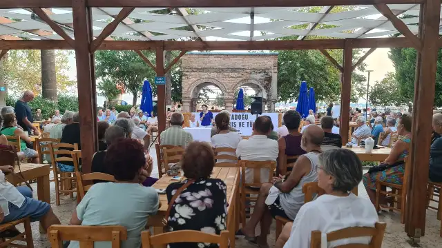 Edremit'te barış söyleşisi, belediyenin engelleme çabalarına rağmen gerçekleşti