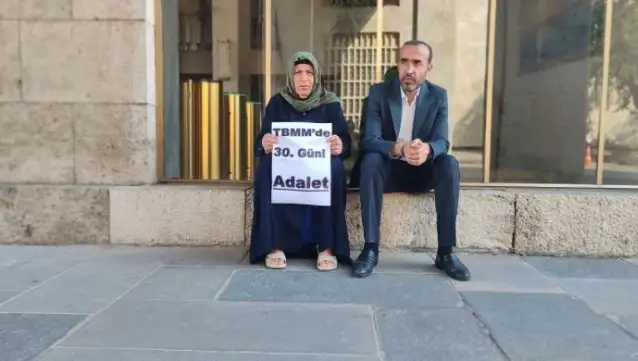 Emine Şenyaşar bir aydır Meclis'te adalet arıyor