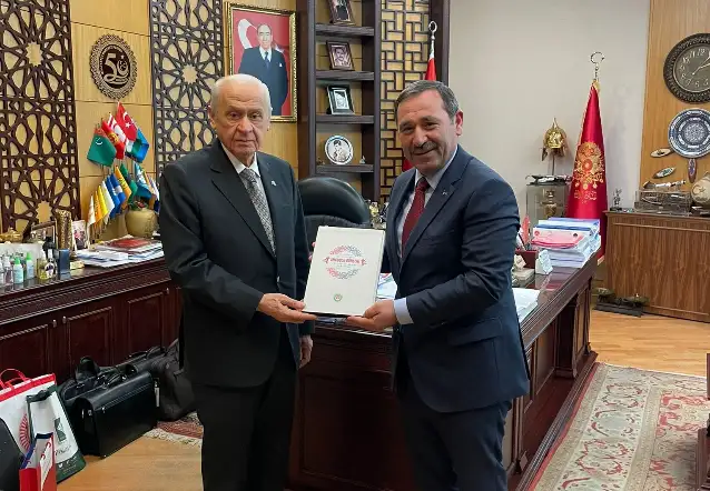 MHP'li eski belediye başkanın lise mezunu akrabalarını işe aldığı ortaya çıktı