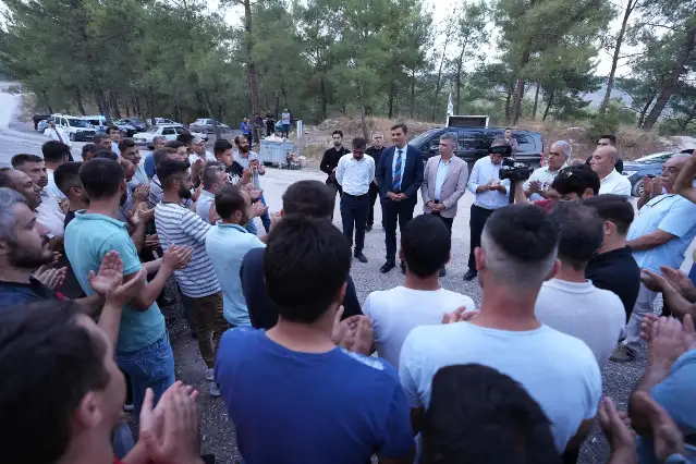 Zeyrek: Bir avuç insana, bin avuç insanı köle yapmaya çalışıyorlar