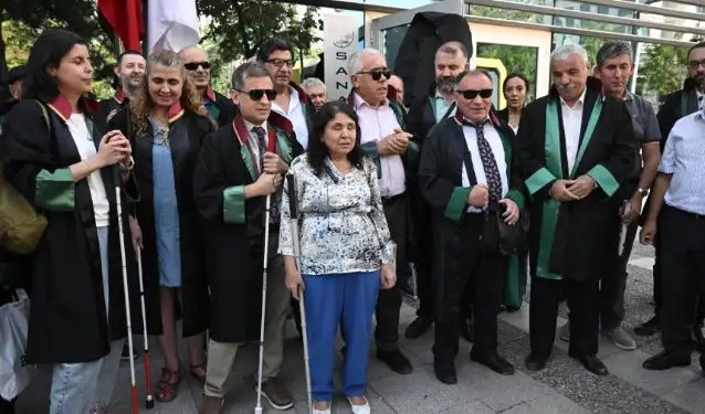 Görme engelli avukatlardan Ankara Barosu'na tepki: "Kitap tarama" faaliyeti sonlandırıldı