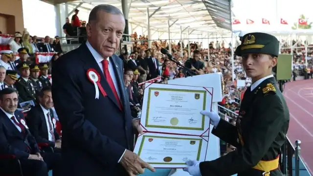 Halk TV yazarı Mehmet Tezkan, ‘İbreti alem olsun diye bazı teğmenlerin canını yakacaklar’
