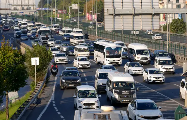 İran plakalı ticari taşıt ve özel konteynerlere yönelik "dolu depo" uygulaması kaldırıldı