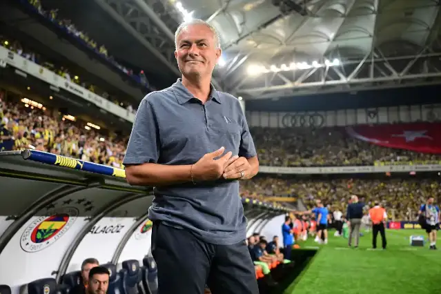 Fenerbahçe'de Jose Mourinho dönemi yaklaşık 15 ay sürdü