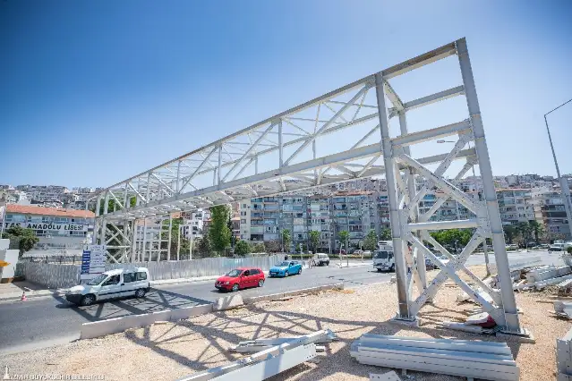 Karataş ve Altındağ üst geçidinde çalışmalar sürüyor