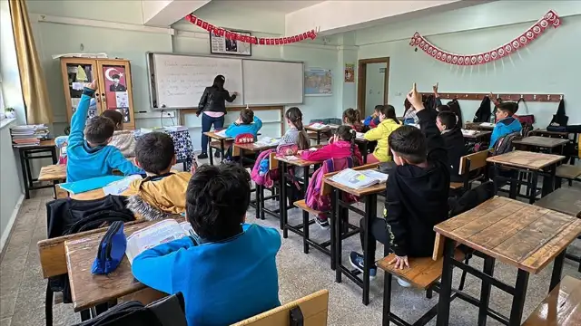 Eğitim-İş, Milli Eğitim Bakanlığı'nın kamu spotuna tepki gösterdi