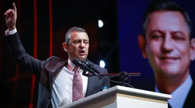 Özgür Özel: Asgari ücretli maaşını kiraya verse aç, karnını doyursa sokakta kalır