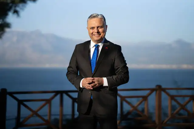 Antalya Muratpaşa Belediye Başkanı Ümit Uysal’dan CHP Genel Başkan adaylığı sinyali