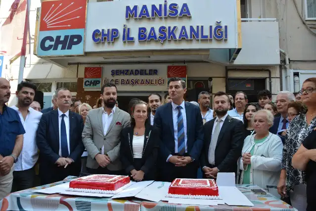 CHP Manisa'da 101. yılını kutladı
