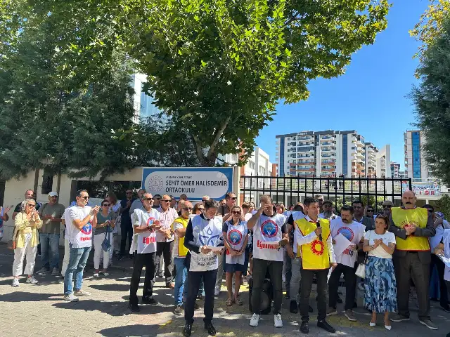 Manisa’daki Okul müdürüne silah çekilmesin üç eğitim sendikasında ortak tepki eylemi