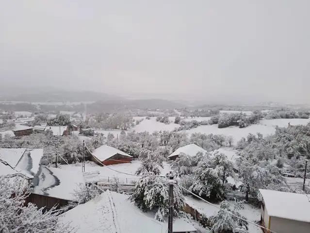 Sinop'ta kar yağışı: Yurttaşlar yaylada mahsur kaldı