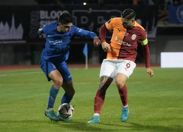 Galatasaray RFS deplasmanında 2-0 öne geçtiği maçta 1 puan aldı