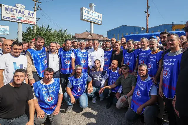 Özgür Özel'den metal işçilerine destek: Son ana kadar arkanızdayız
