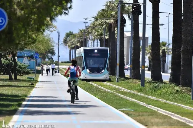 İzmir’e alınacak 22 tramvay aracı için ihale yapıldı
