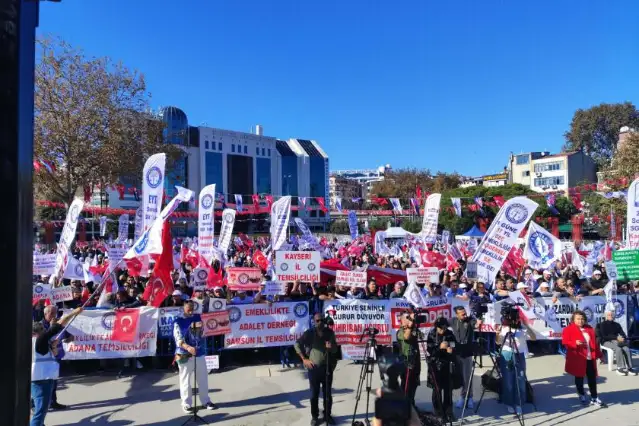 Binler, 'Kademeli Emeklilik' Talebiyle Kartal’da Buluştu: "2 gün için 17 yıl kaybettim"