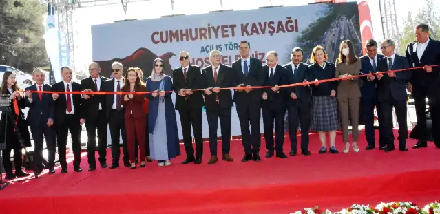 Manisa OSB Kavşağındaki trafik çilesinde mutlu son