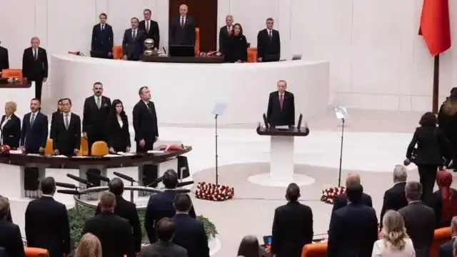 CHP'nin yaptığı ankete göre: Erdoğan’ın ayakta karşılamasına seçmen ne diyor?