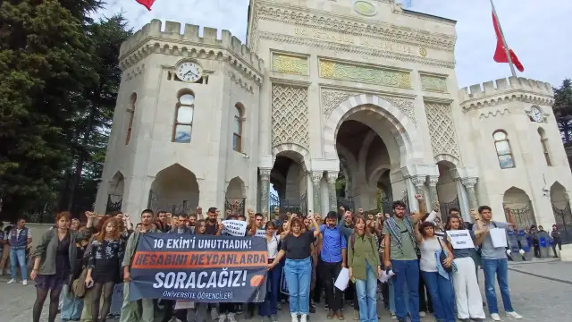 Üniversite öğrencileri: Katilleri tanıyoruz, katliamlara yol açanları biliyoruz