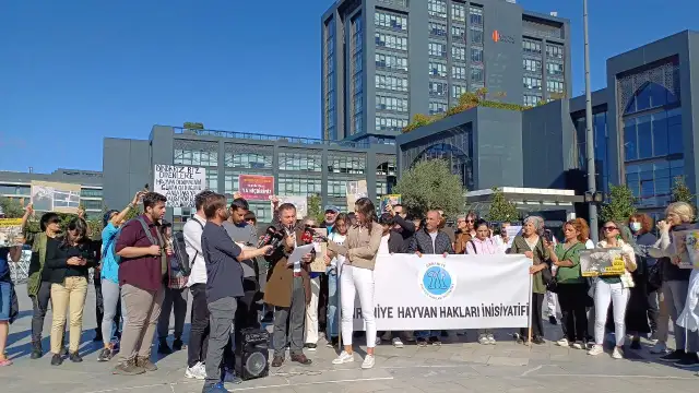 Yaşam Hakkı Savunucuları Ümraniye Belediyesi önünden seslendi: Başkan İstifa