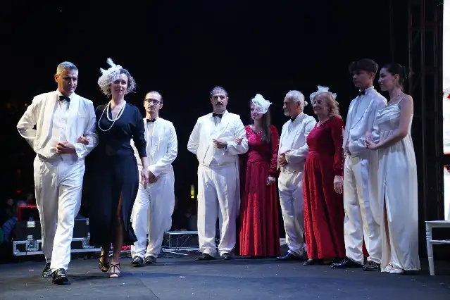 Tekirdağ'da Cumhuriyetin 101. yılında, Atatürk'ün son Cumhuriyet balosu canlandırıldı