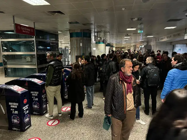 Yenikapı metro istasyonunda çıkan yangın söndürüldü