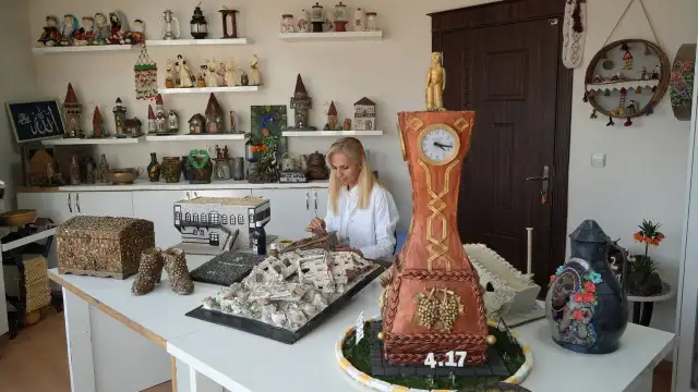 Adıyamanlı kadınlar enkaz malzemeleriyle hatıraları yaşatıyor